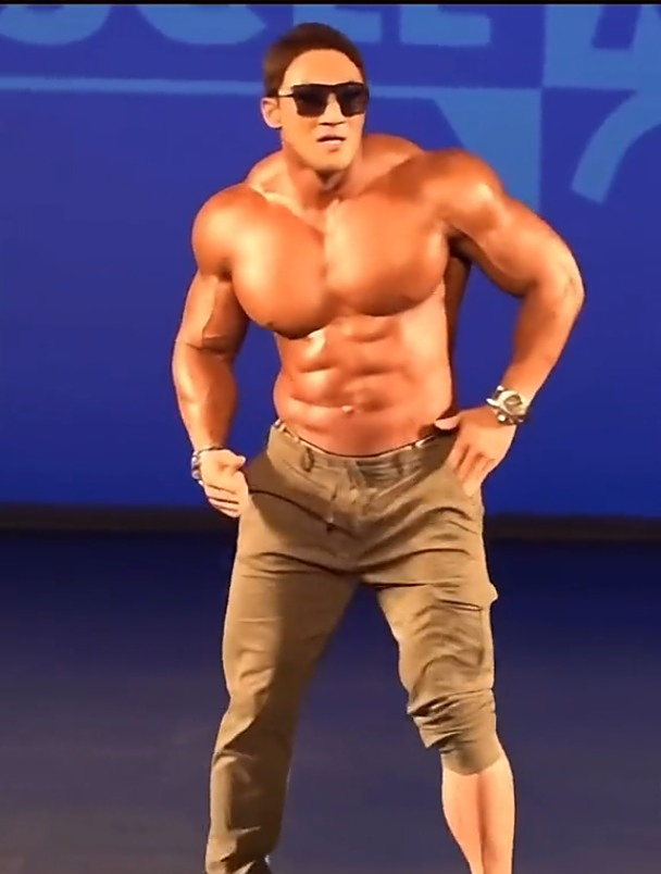 韩国这哥们叫啥名字来着?肌肉男