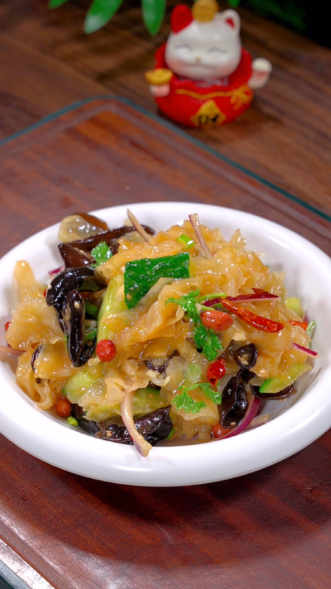 年夜饭的餐桌上不要总是大鱼大肉,你一定要试试这道小凉菜,清淡爽口