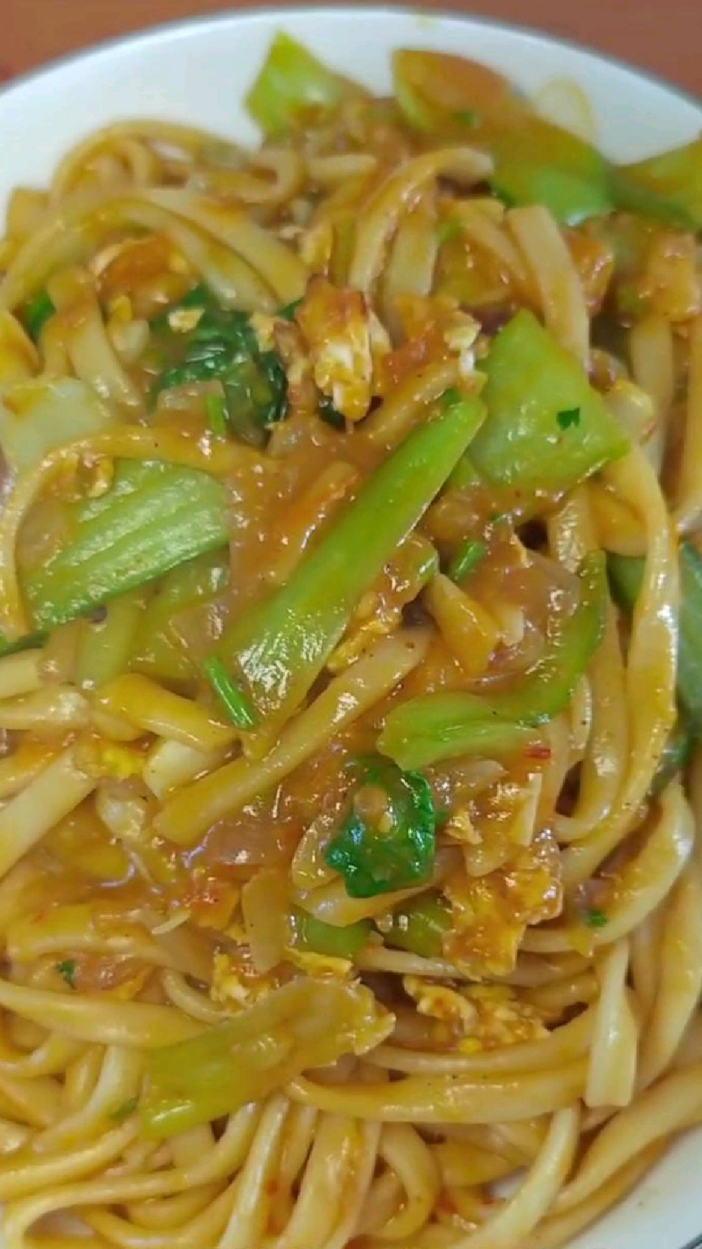在家做清香不油腻,风味十足的西红柿鸡蛋炒面!