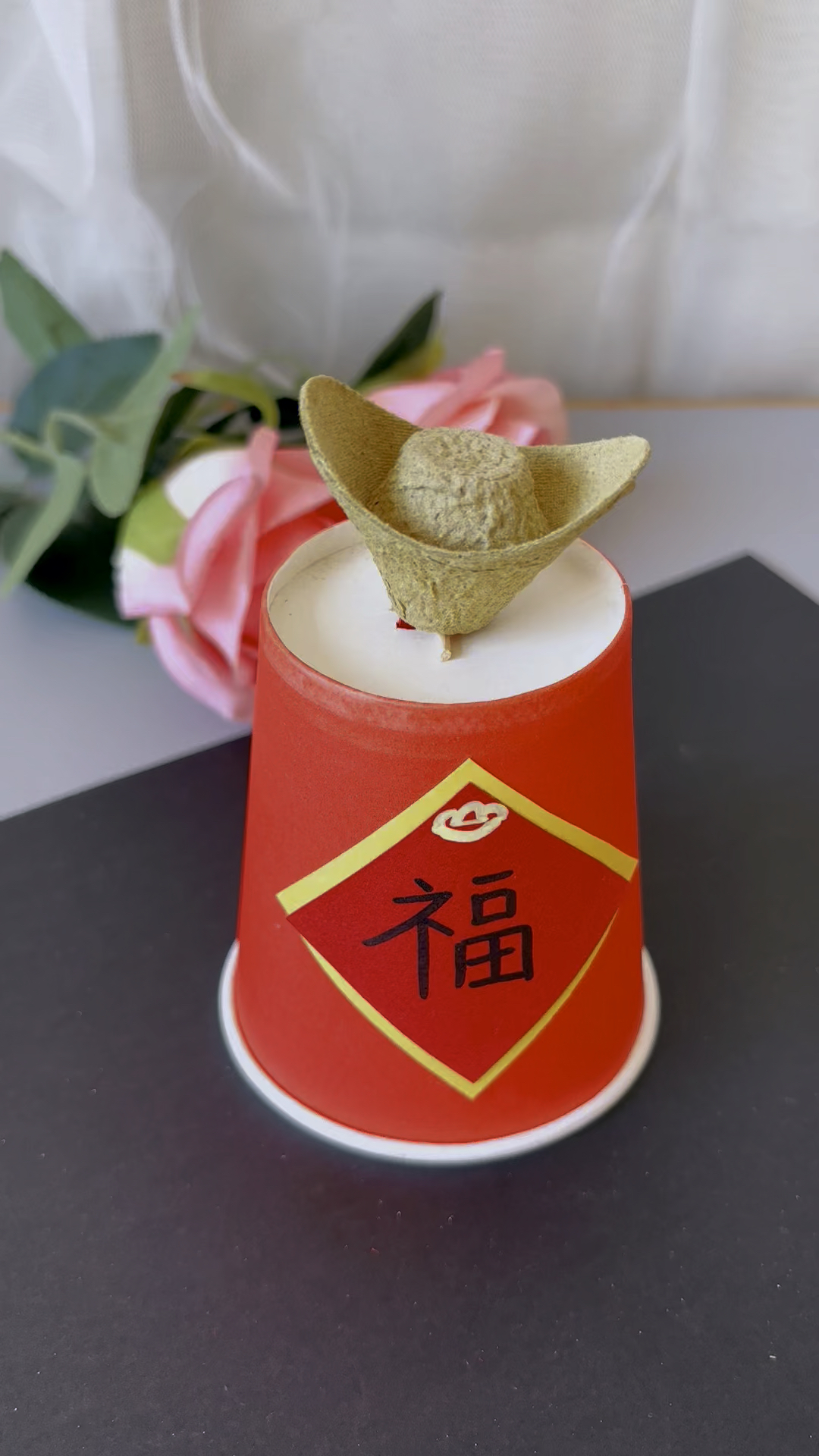 用鸡蛋托陪孩子做个龙年小手工吧,简单又有趣