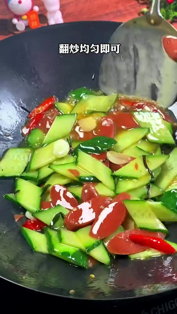 一分钟能学会的黄瓜炒火腿,做法简单还好吃