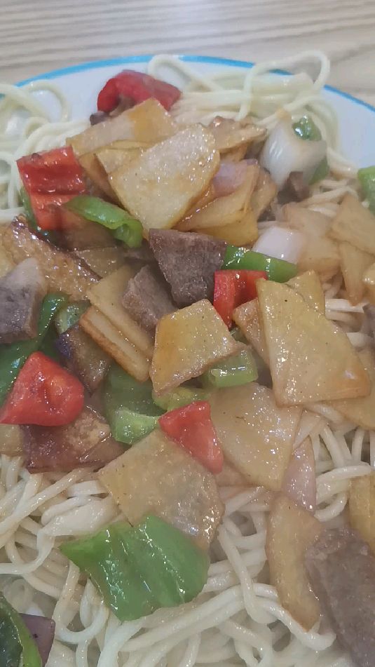兰州拉面家的土豆牛肉盖浇面(立志吃遍他们家所有我想吃的盖浇面)