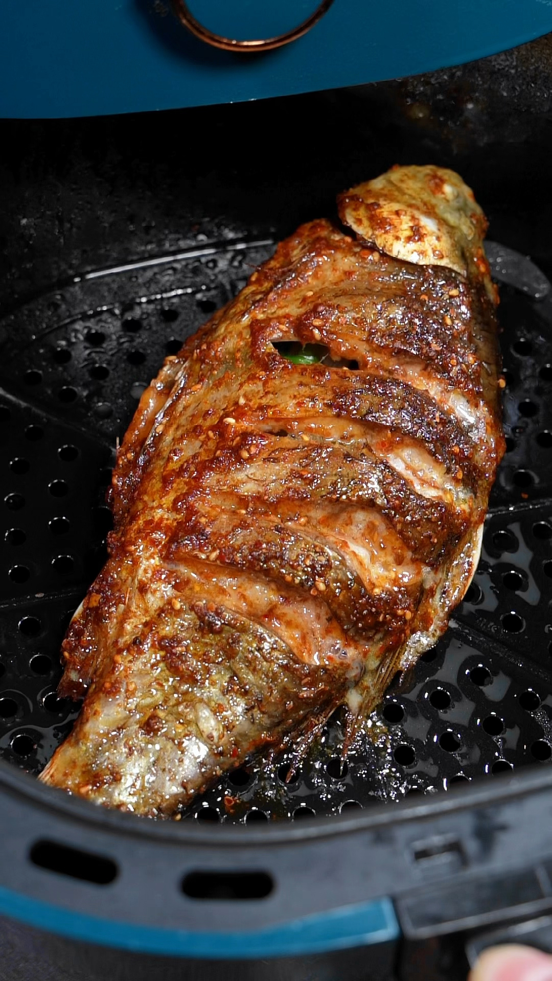 用空气炸锅在家也能做出好吃的烤鱼,外焦里嫩