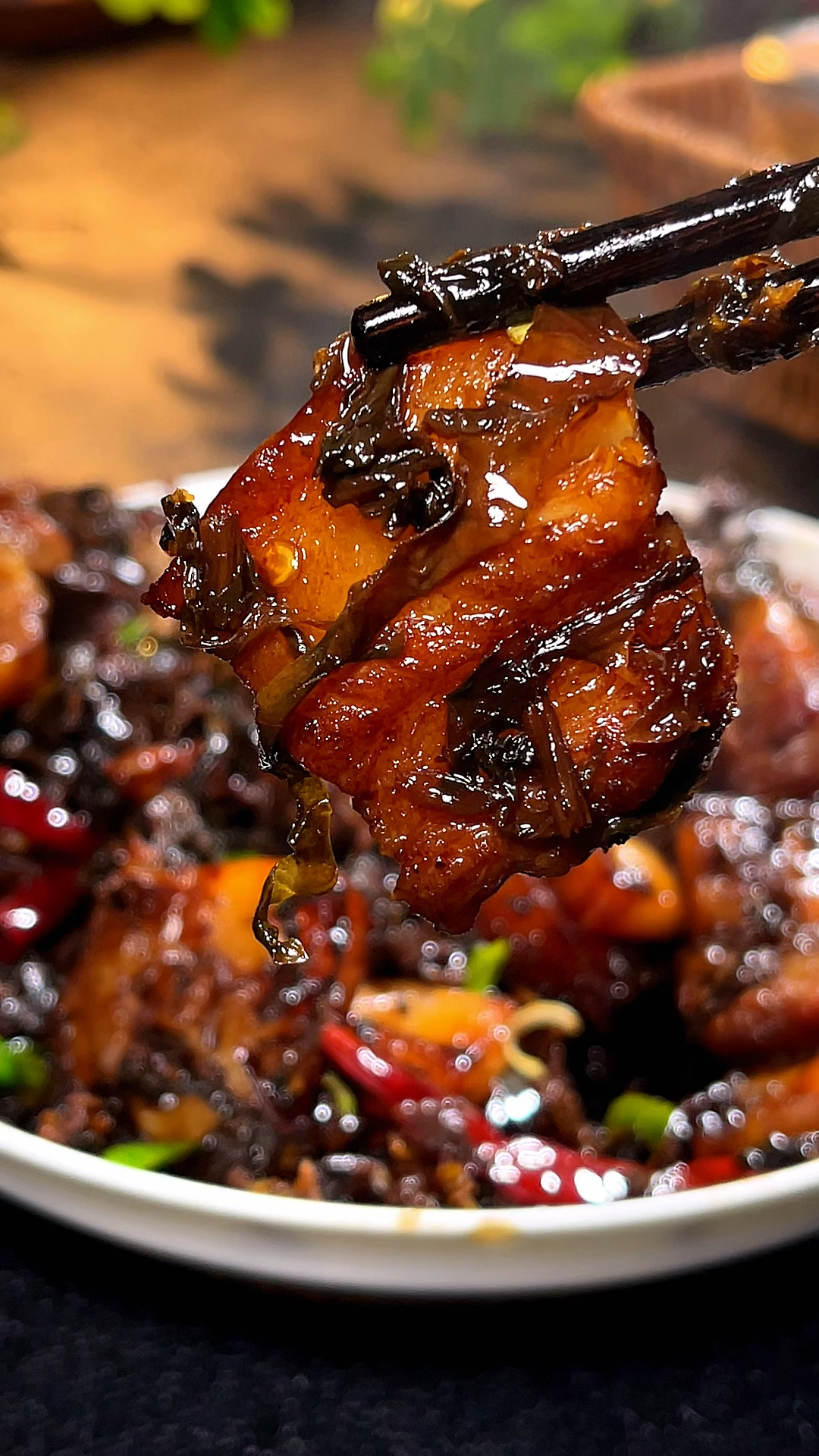 梅菜扣肉好吃,但就是做起来太麻烦,可以试试这个梅干菜蒸肉,做法简单又好吃