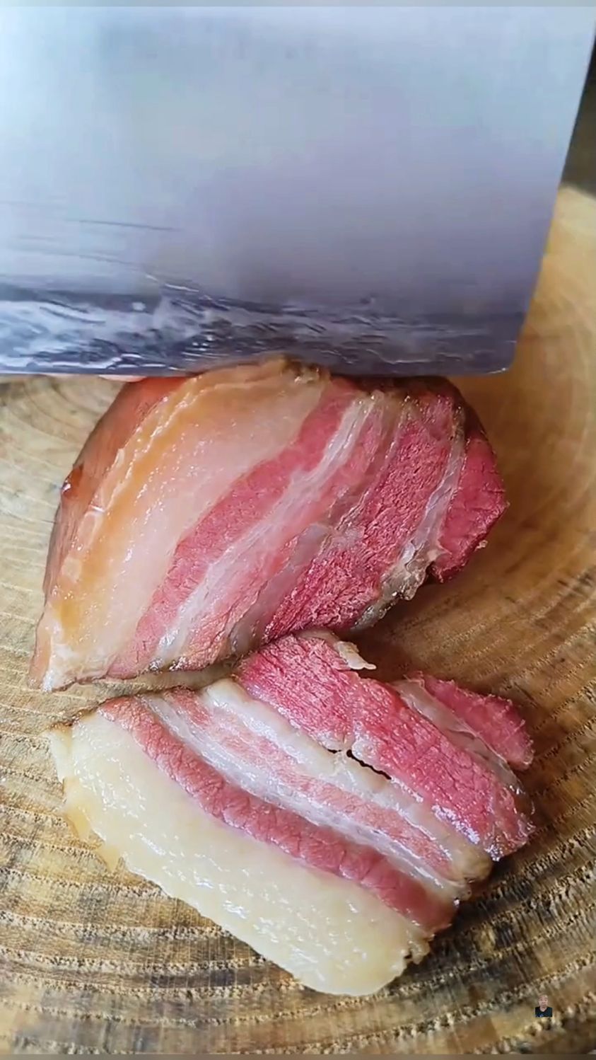 五花肉切薄片