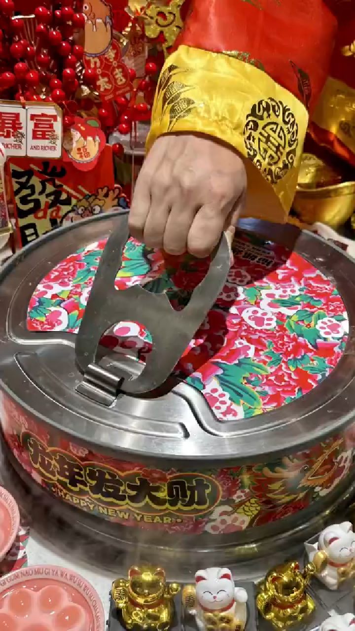 猫抓烤肉(大花棉袄)