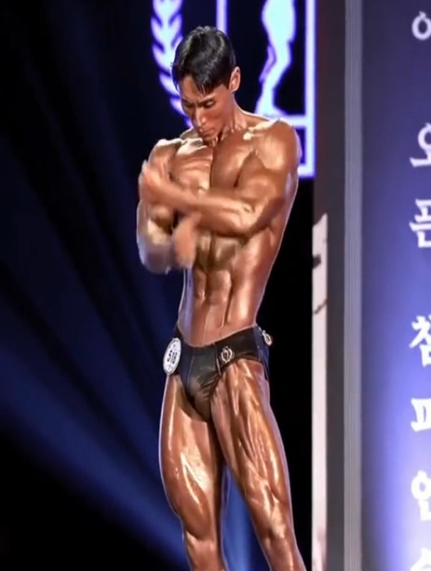 专业健美的帅哥又来了 肌肉男