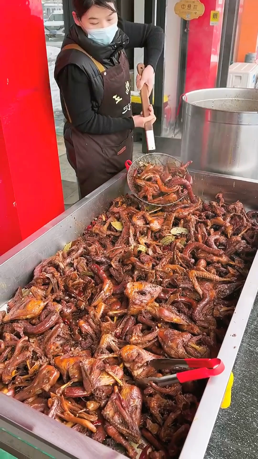 在家做武汉黑鸭就是这么简单,过年给家人露一手!