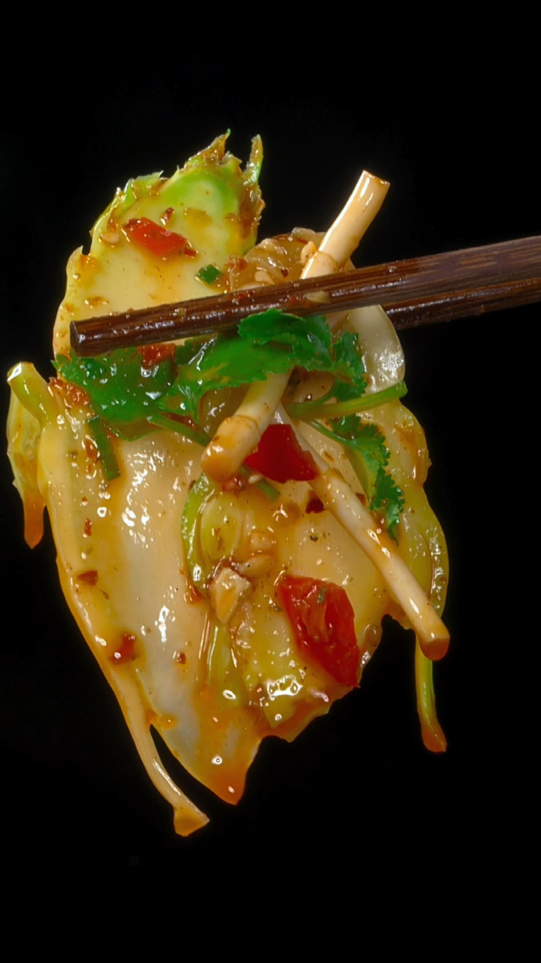 过年的餐桌上不要全是大鱼大肉,可以试试这个折耳根凉拌儿菜,清脆爽口又好吃