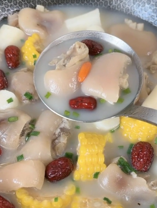 健康营养的猪蹄汤~