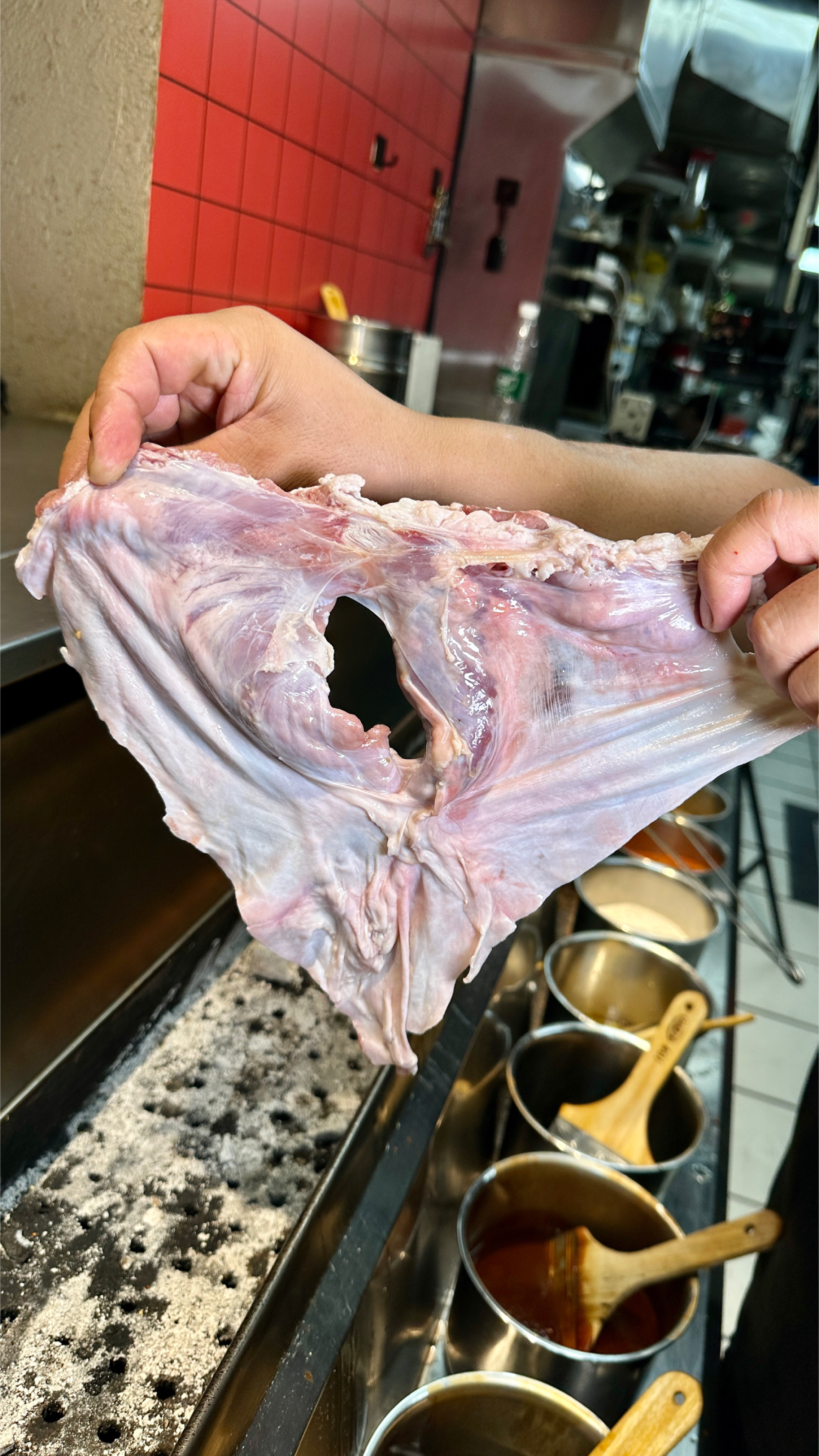 外皮酥脆鲜嫩多汁的原味炭烤护心肉