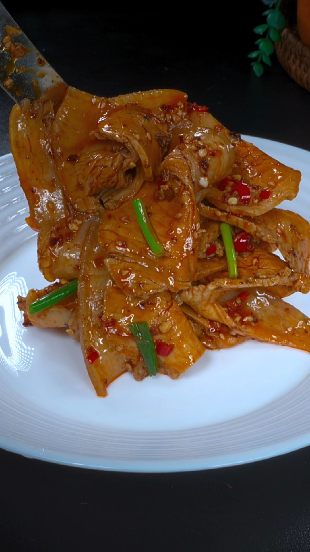 蒜香味浓 麻辣味十足的四川凉拌白肉,过年你就这样拌一盘全家人都爱吃