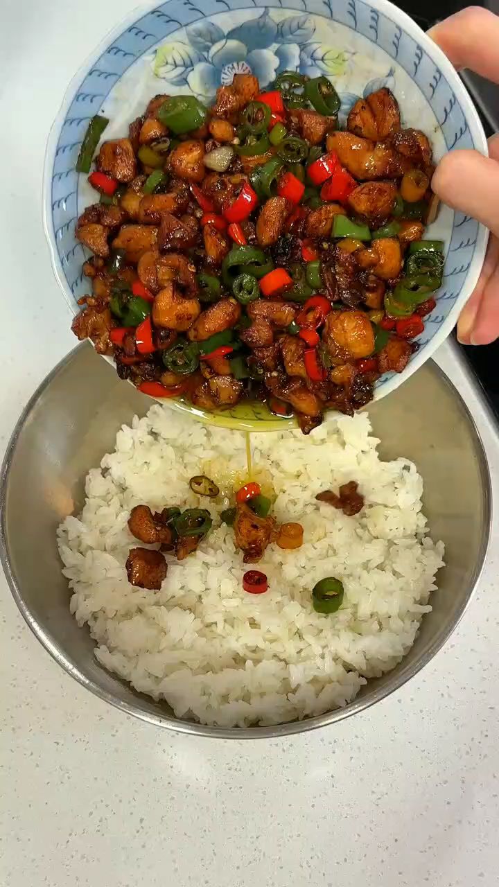 小炒鸡拌饭做法