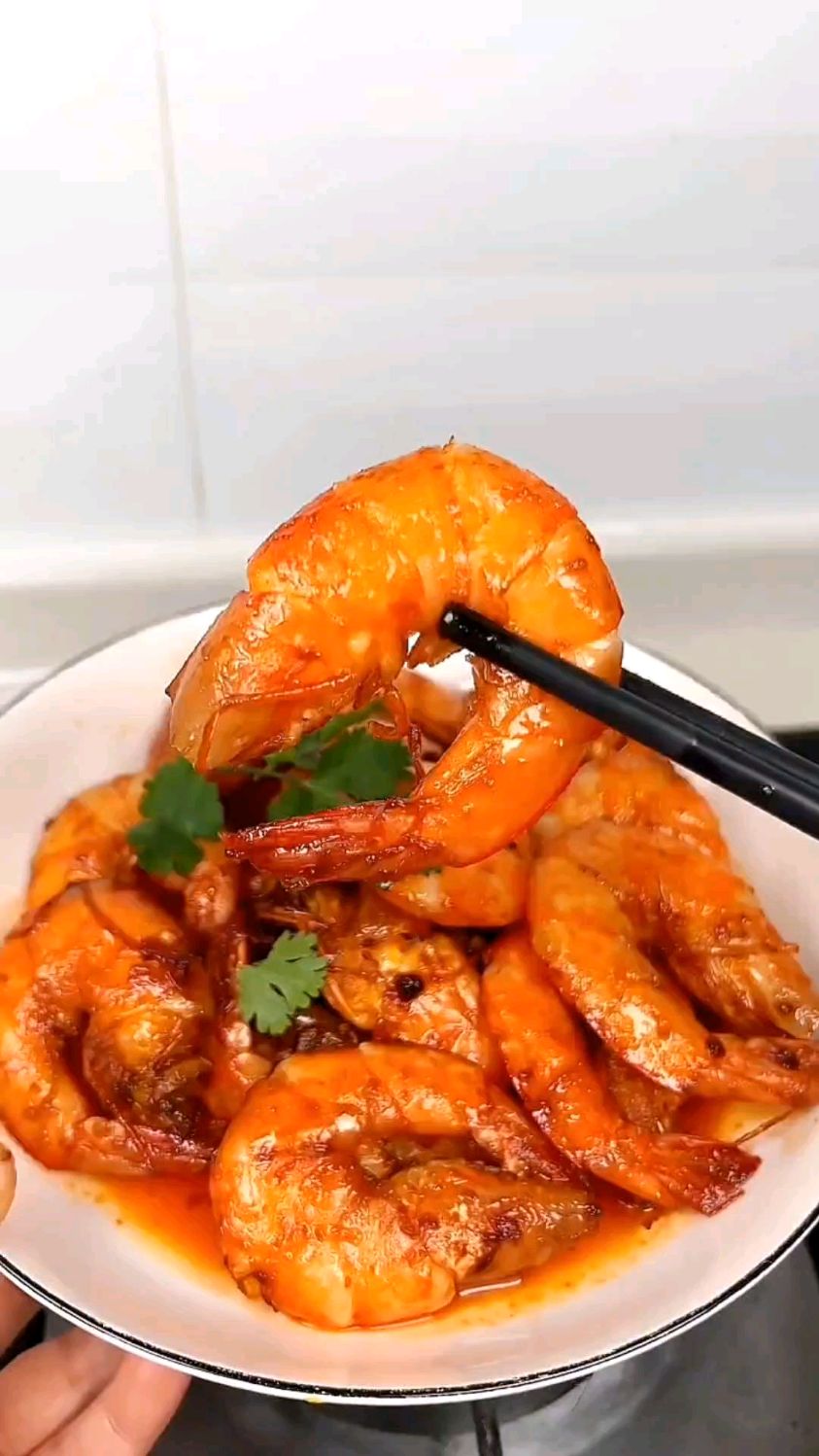 油焖大虾详细教程来了,要说大虾的做法,我还是最爱吃油焖大虾