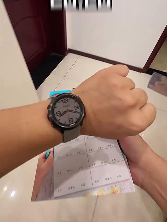 今日份营养早餐:酸汤肥牛米线+鸡蛋手抓饼,米线酸爽开胃!