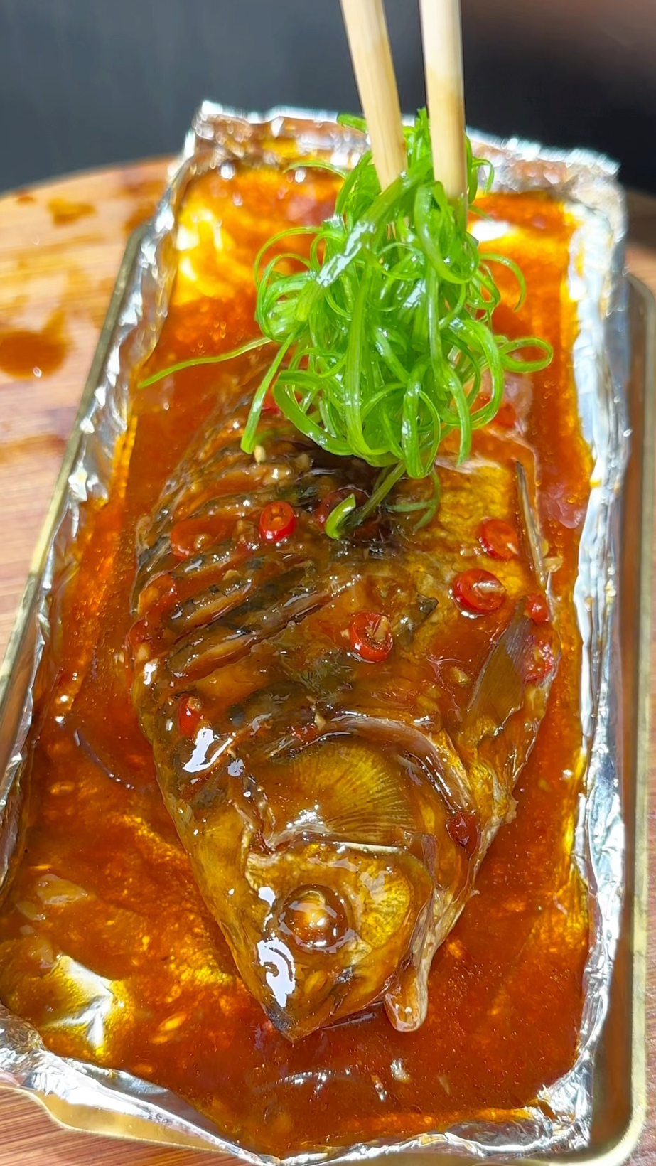 鲜香味美酱香浓郁的锡纸鲫鱼配方与制作技巧