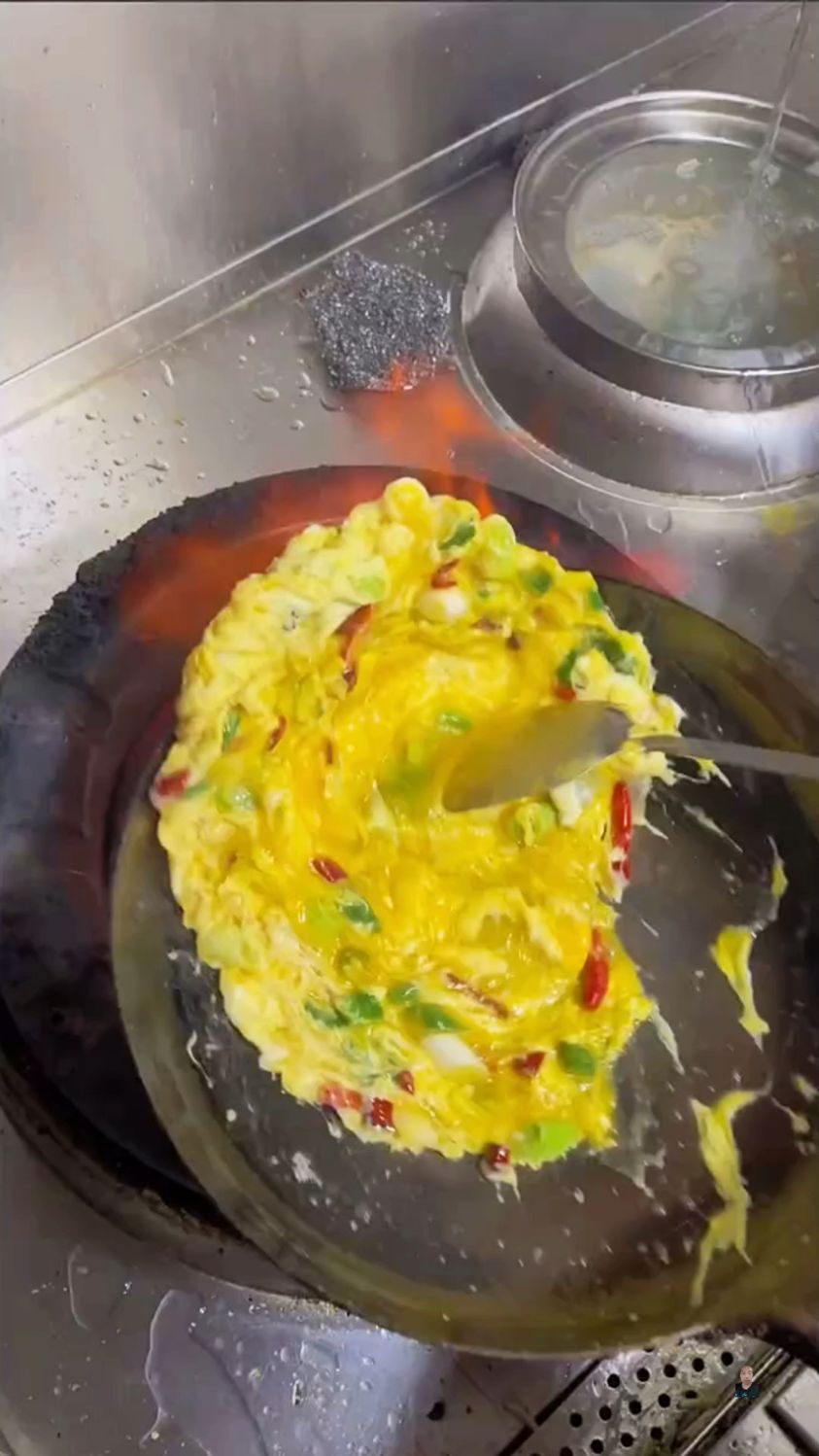 葱花炒鸡蛋,嘎嘎香