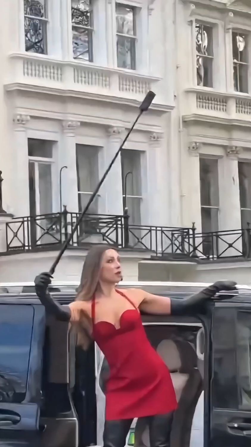 61岁阿汤哥的新恋情:老夫聊少年狂,36岁女友身材有料!