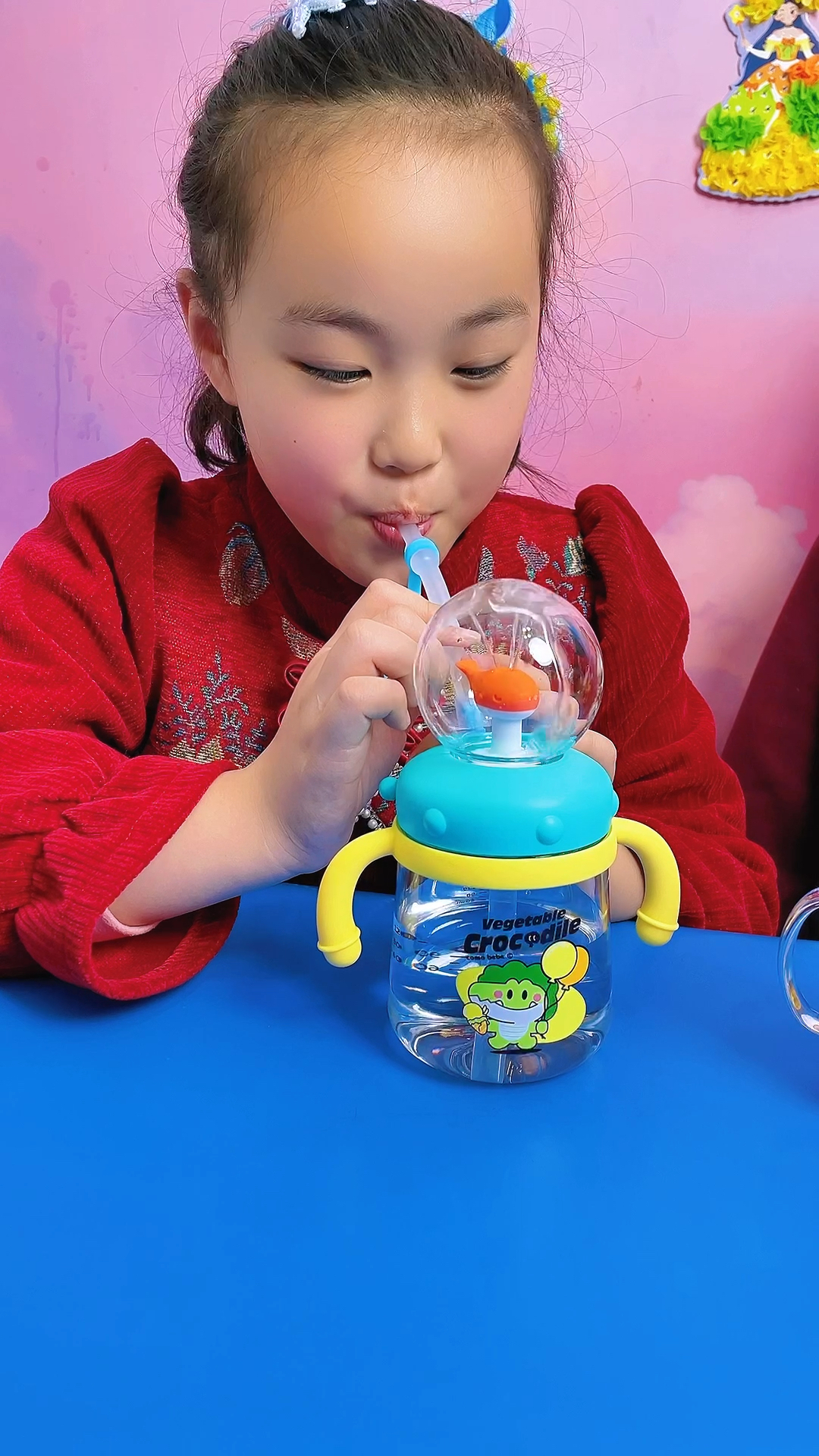 小鲸鱼喷水杯和风车水杯都很好玩,你们喜欢哪一个呢
