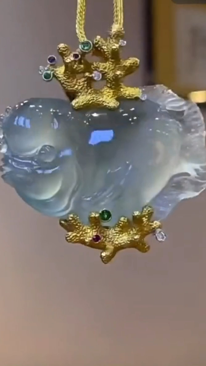 翡翠鱼,在空气中游动!