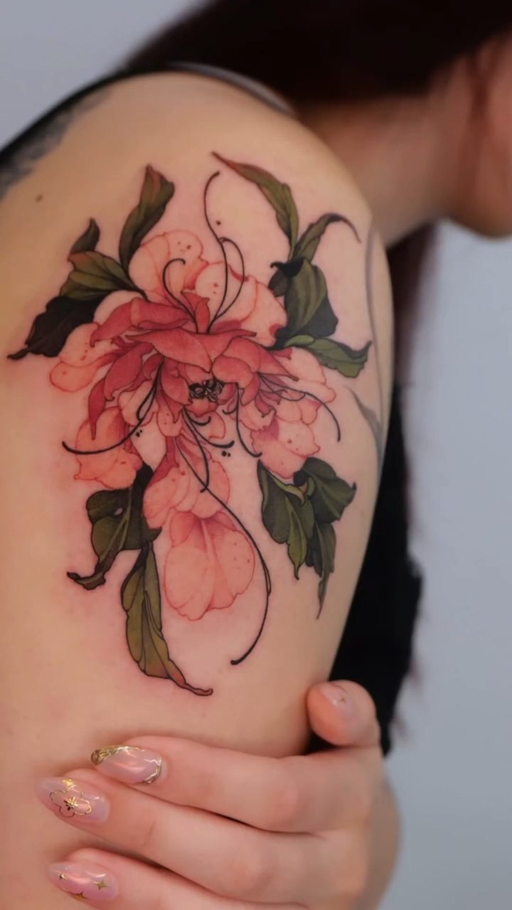 北京纹身/女生肩膀牡丹花纹身