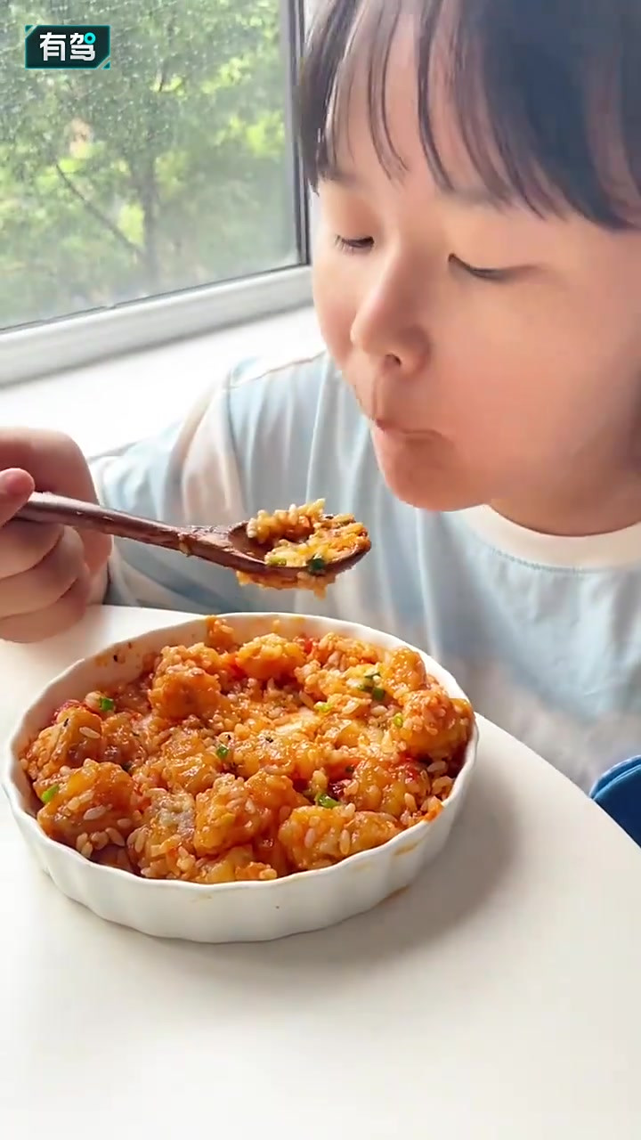小朋友的午餐,一碗不够吃的茄汁北极鳕鱼拌饭