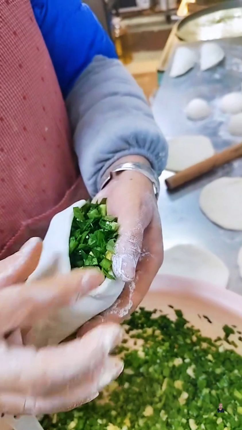 素韭菜盒子包法,手法堪称一绝