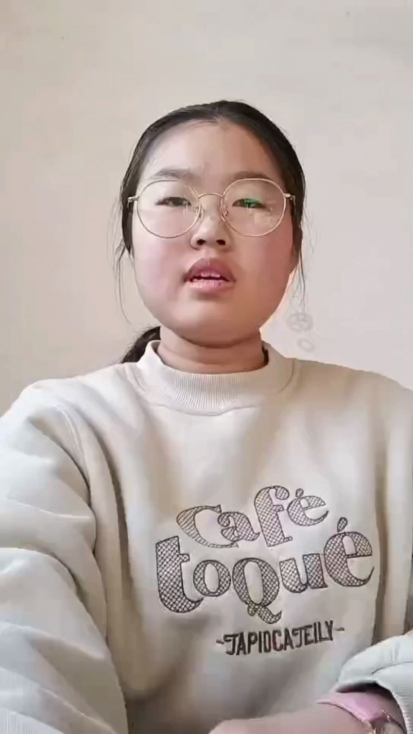 我们平常吃的鸡蛋,你知道里边是什么样的结构吗?我们来探究鸡蛋的奥秘