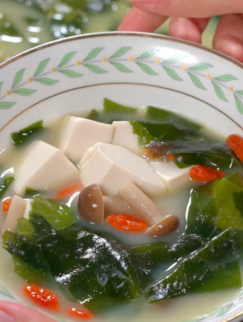 鲫鱼汤这么好喝呢,我教你正确的做法,汤白如牛奶还没有腥味