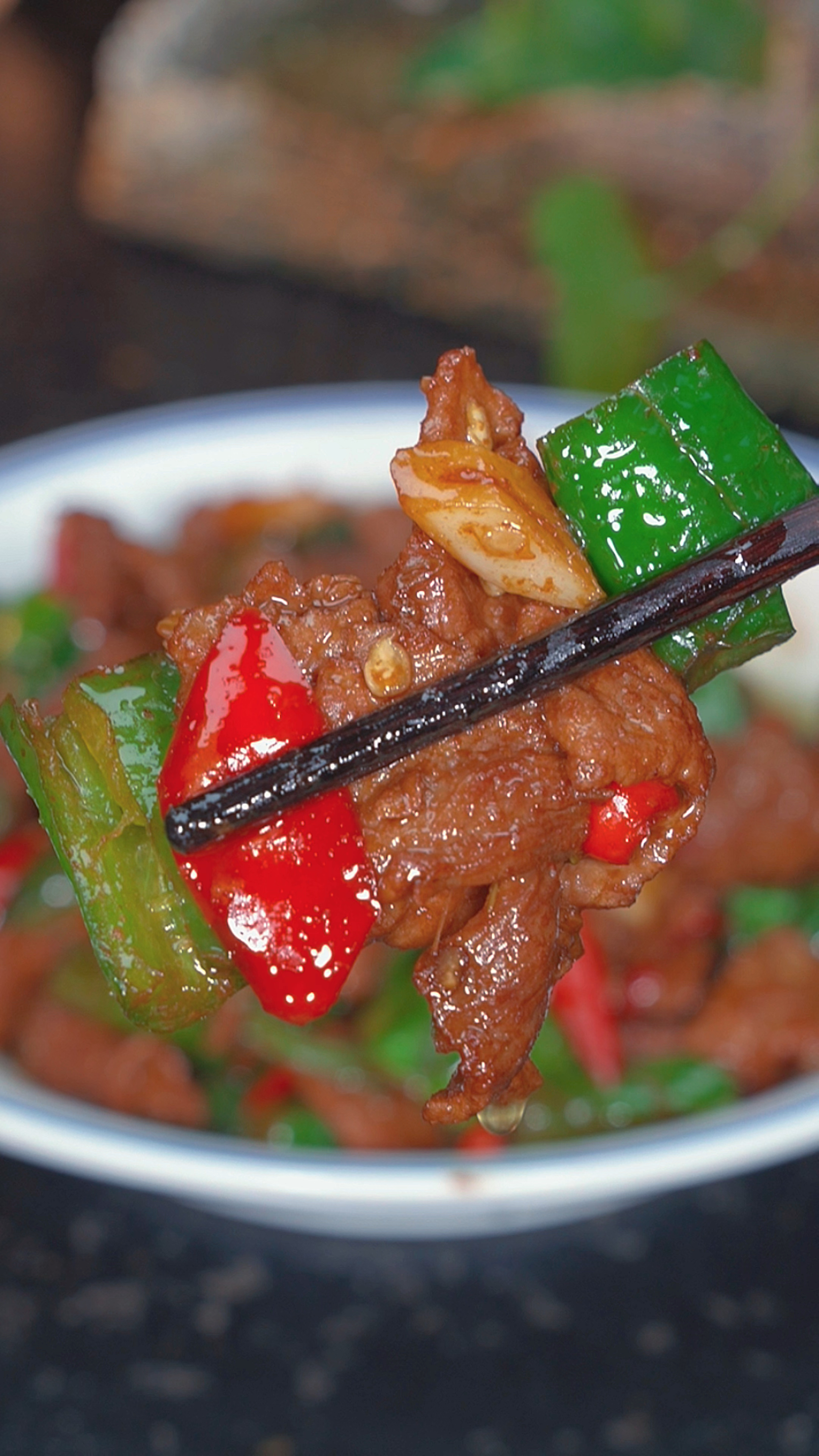 小炒牛肉在家做怎么好吃又不柴,今天分享一个大厨的做法