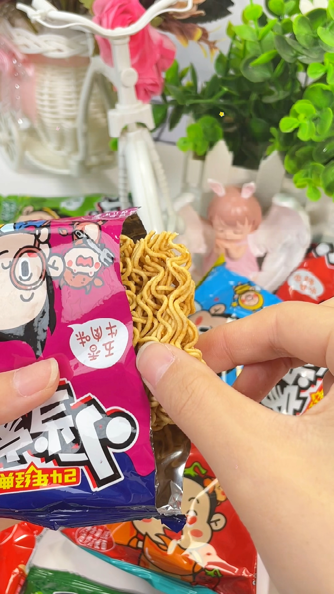 统一小当家干脆面整箱装干吃方便面办公室零食小吃休闲零食大礼包