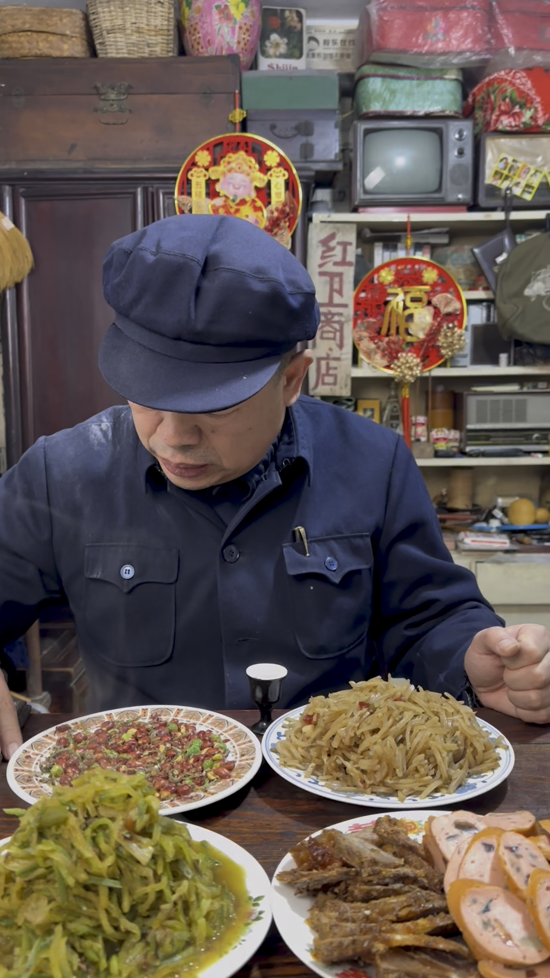 酱牛肉皮蛋肠拼盘