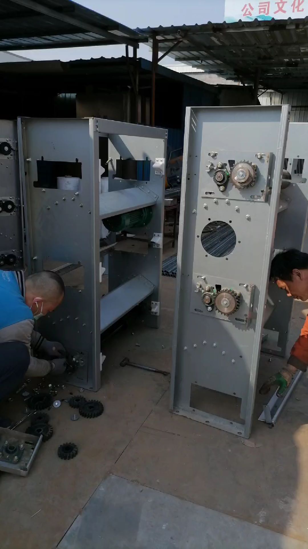 普通养殖户用自动化蛋鸡笼养设备,个体户便宜好用的蛋鸡笼养设备,热镀锌鸡笼