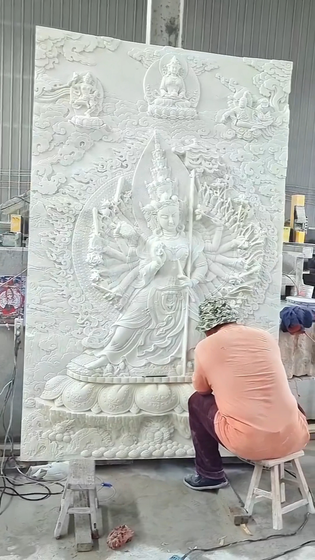 汉白玉浮雕千手观音佛像