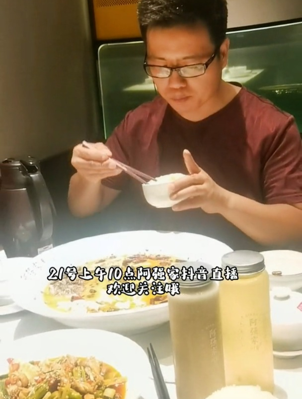 这家在广州有二十八年历史的酸菜鱼好吃不贵