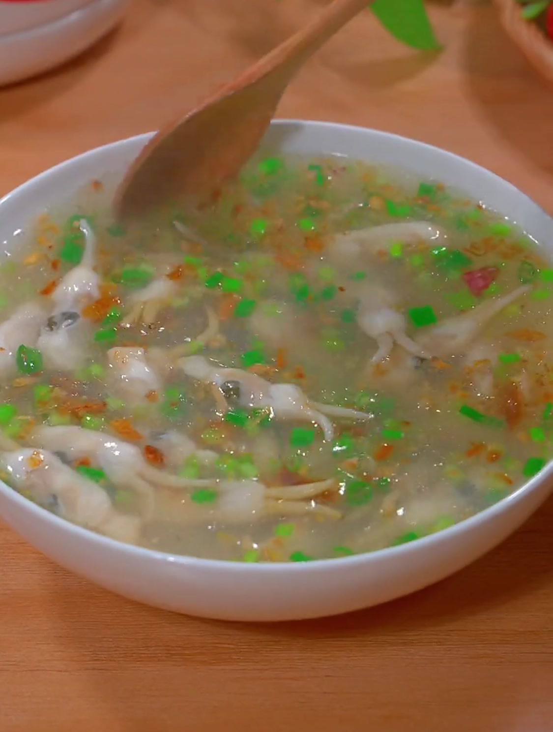 蛏子最肥美的季节,鲜甜肥美的蛏子汤,你也安排起来吧