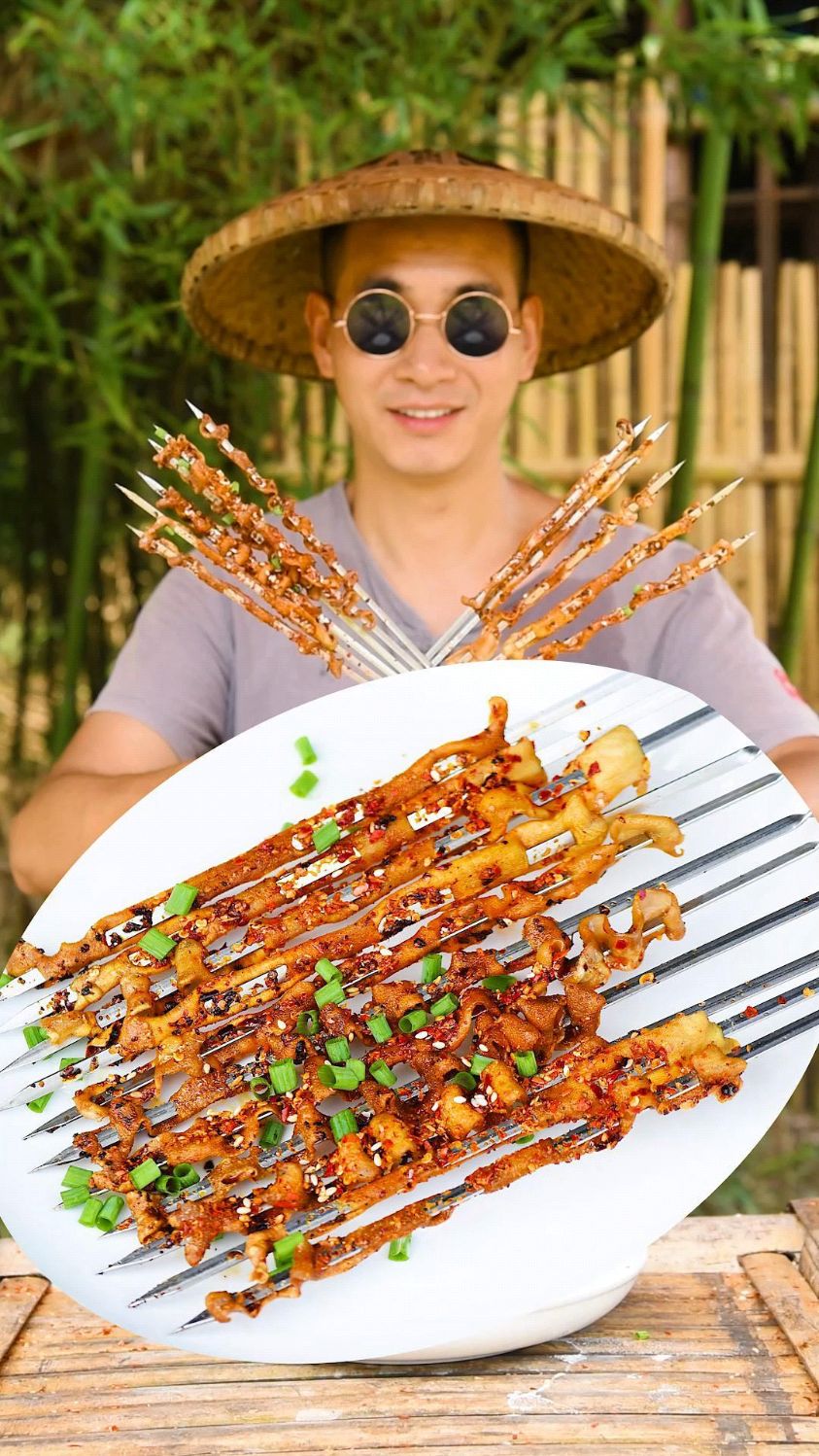 户外功夫烤鸭肠你喜欢吗?