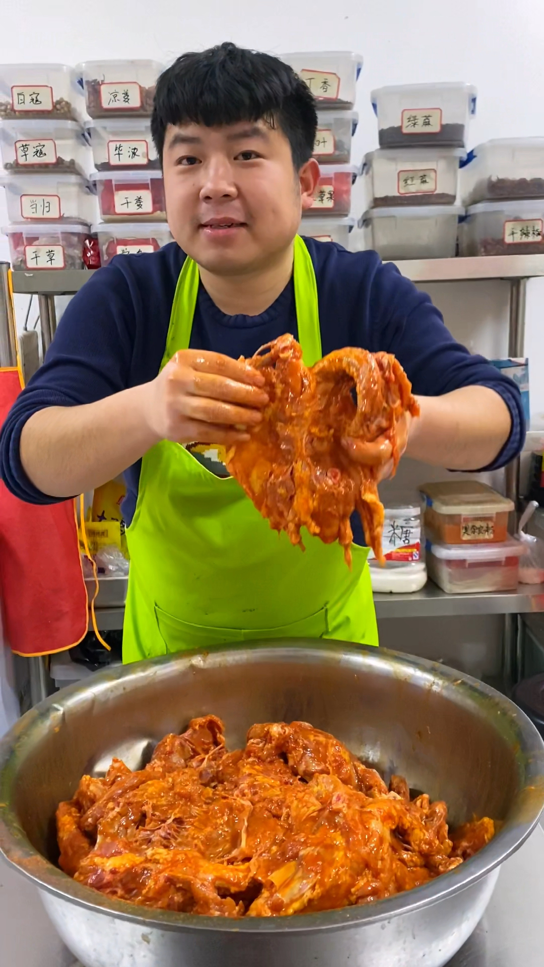 铁板鸡架 你的城市有这个一年四季都能干的小吃吗