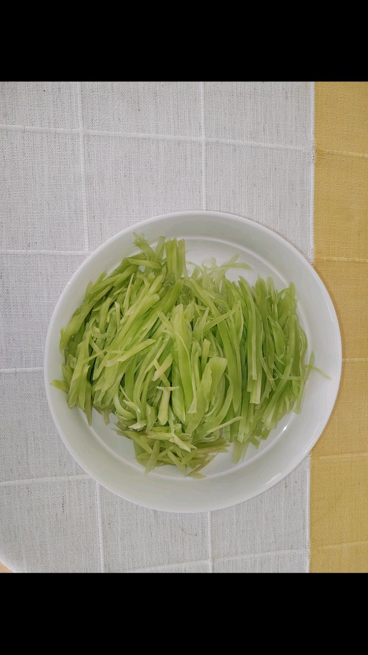 倒计时92天晚餐/牛排+凉拌青笋丝+炒西兰花+玉菇瓜