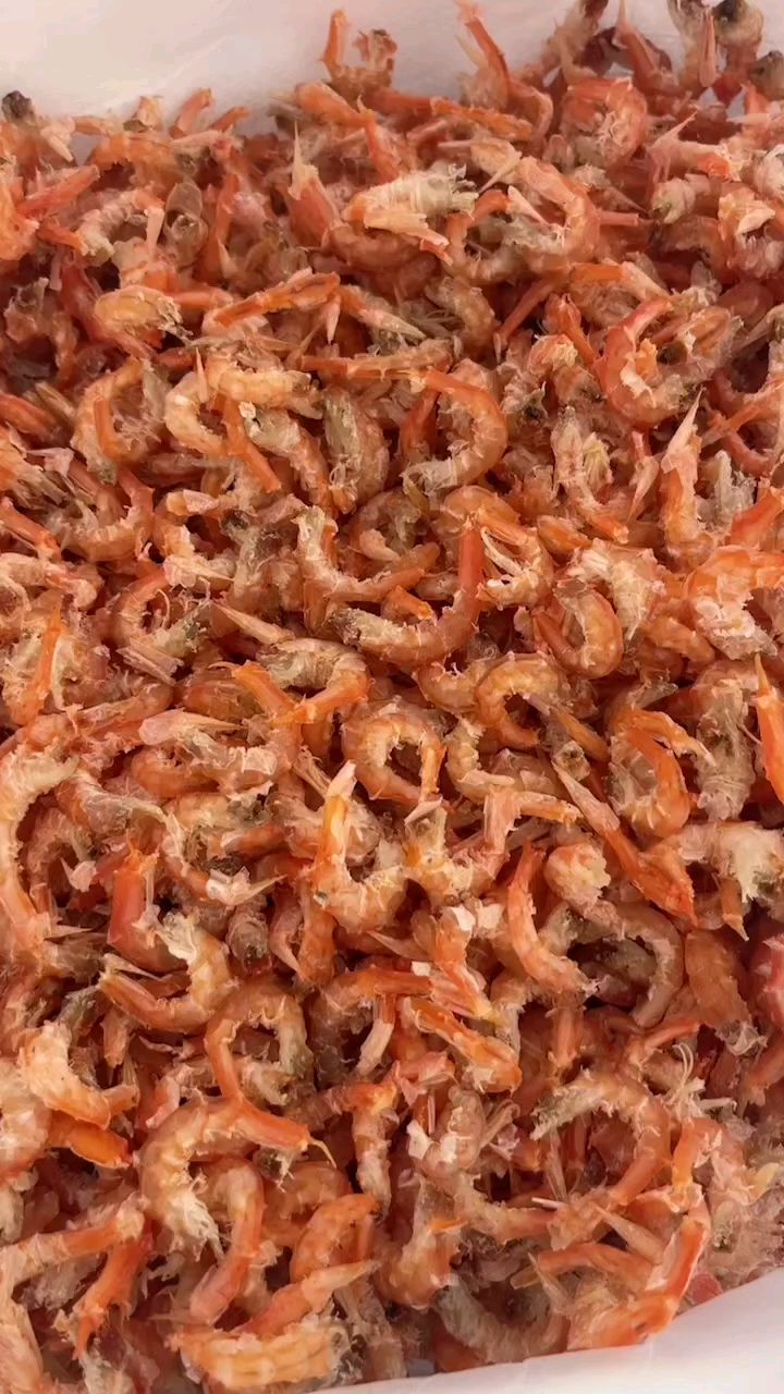 鹰虾大海米,采用深海野生海捕鹰爪虾日晒风干加工,手工去皮,味道鲜美,是一款送礼佳品