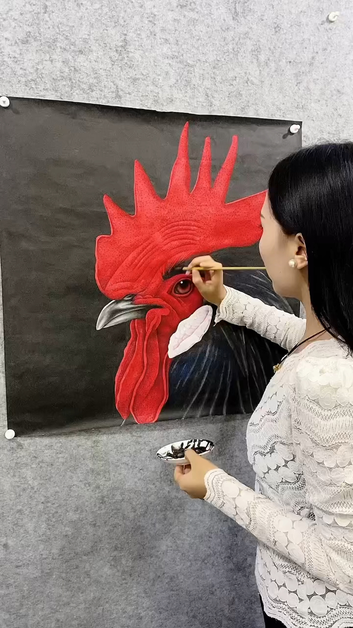 鸿运当头大吉大利、高冠不倒一鸣惊人。工笔画大公鸡。