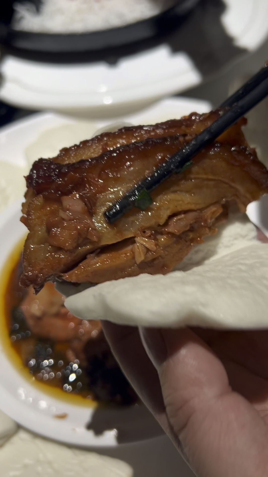 郑州豫满唐宴家瓜豆肉,也叫腐乳肉,梅菜扣肉类似,馍夹起,真香