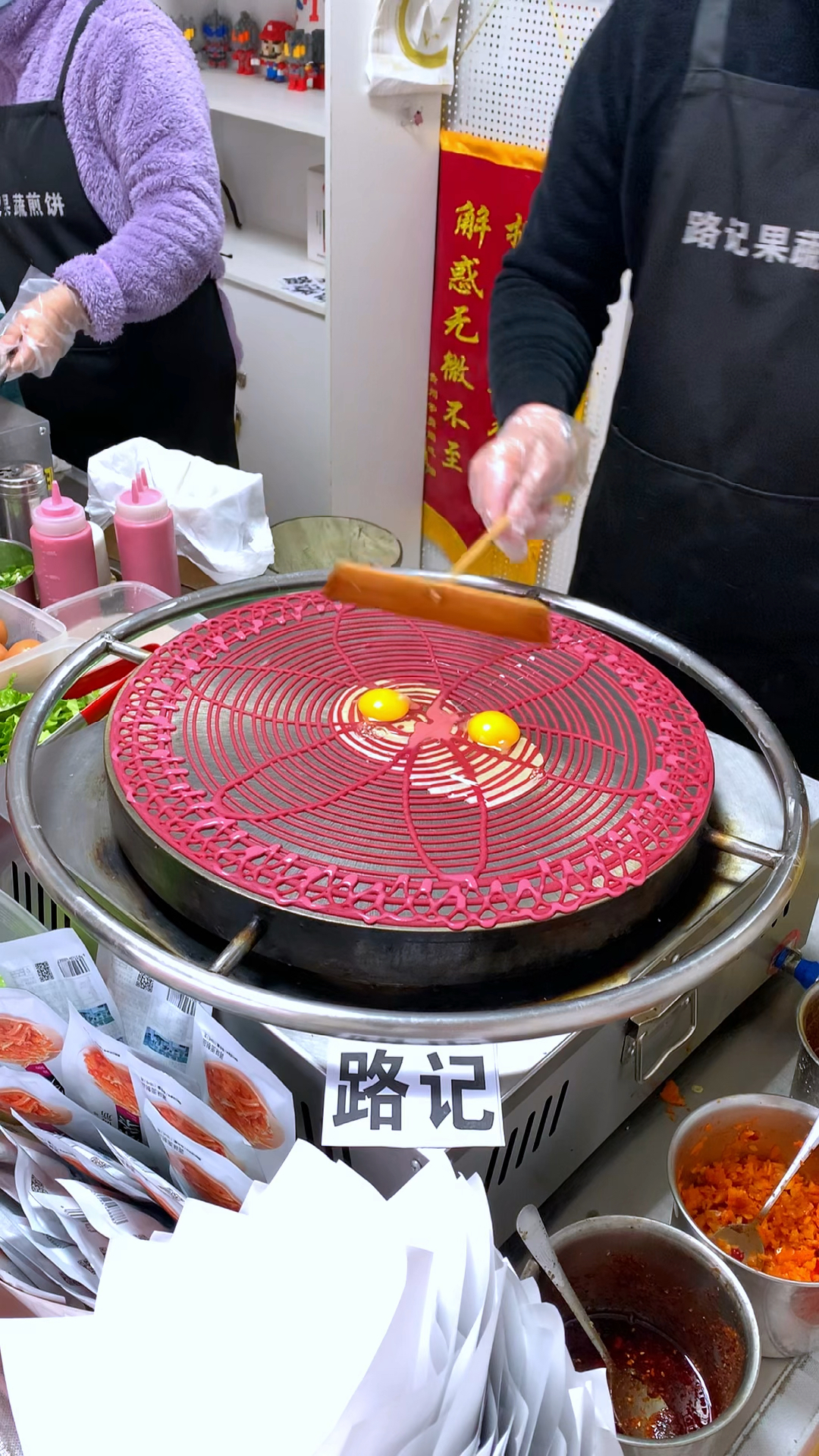 这煎饼还能摊出花?网友:隔着屏幕已经香迷糊了