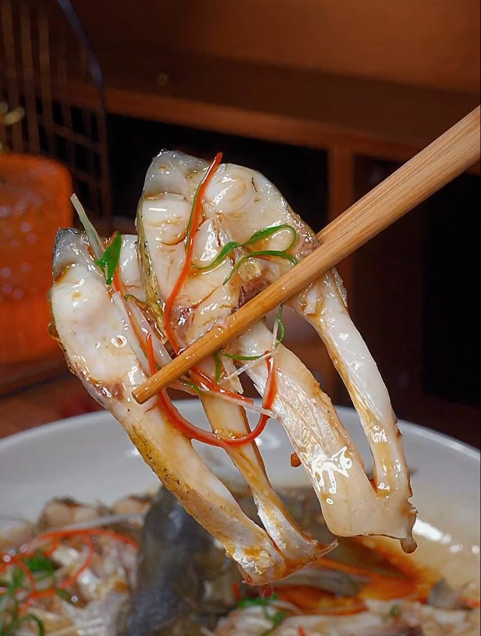 清蒸鳊鱼的做法,鲜嫩美味可口