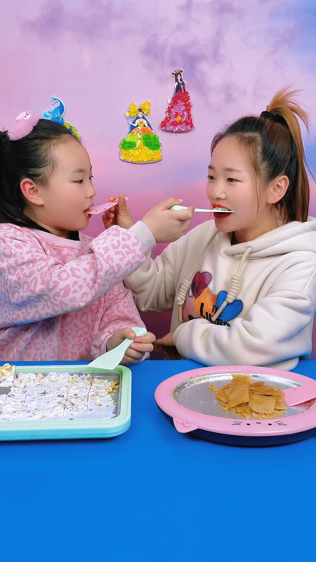 自己在家也可以做炒酸奶了,炒可乐也很好吃