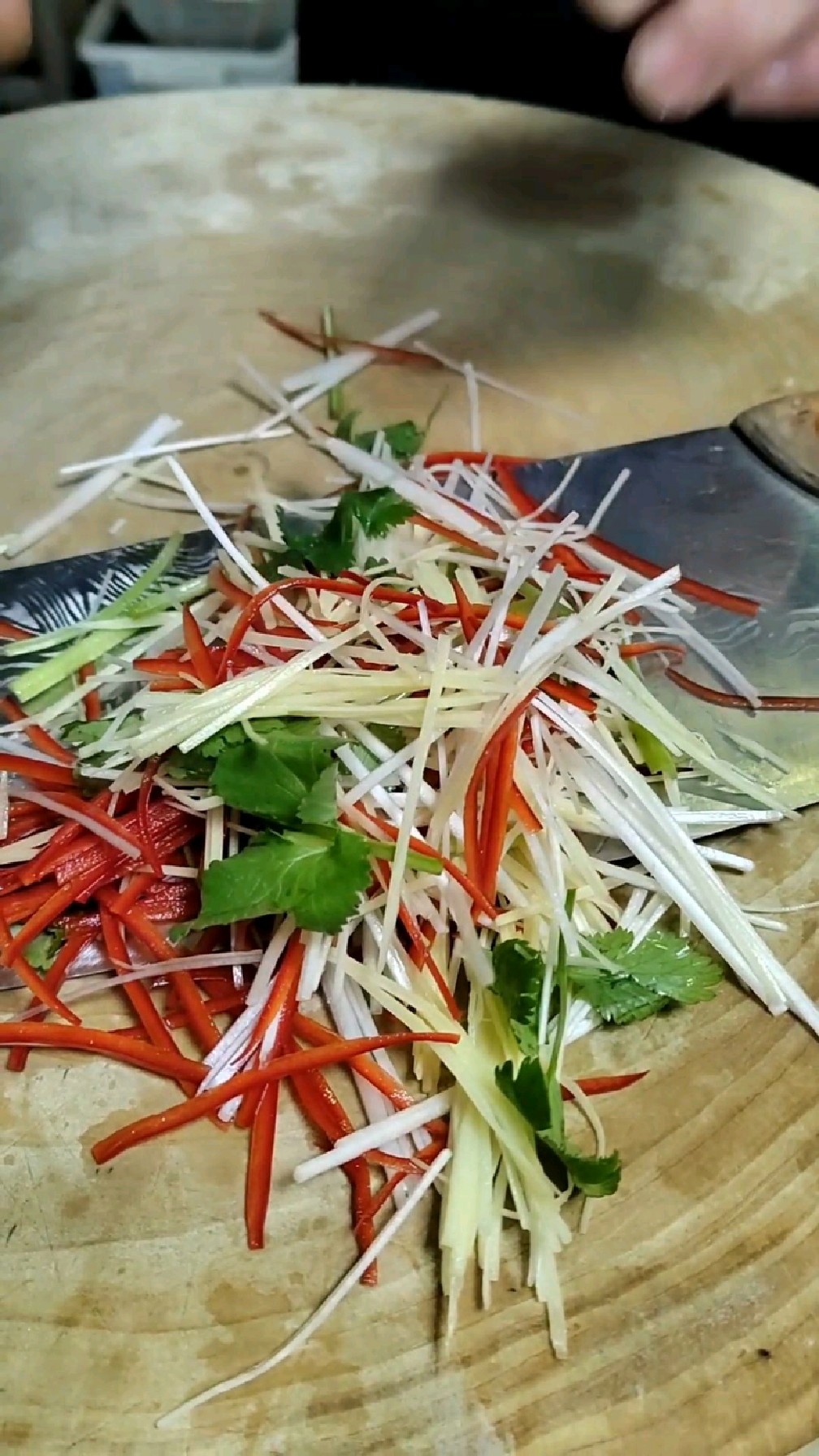 清蒸鱼三丝快速切法