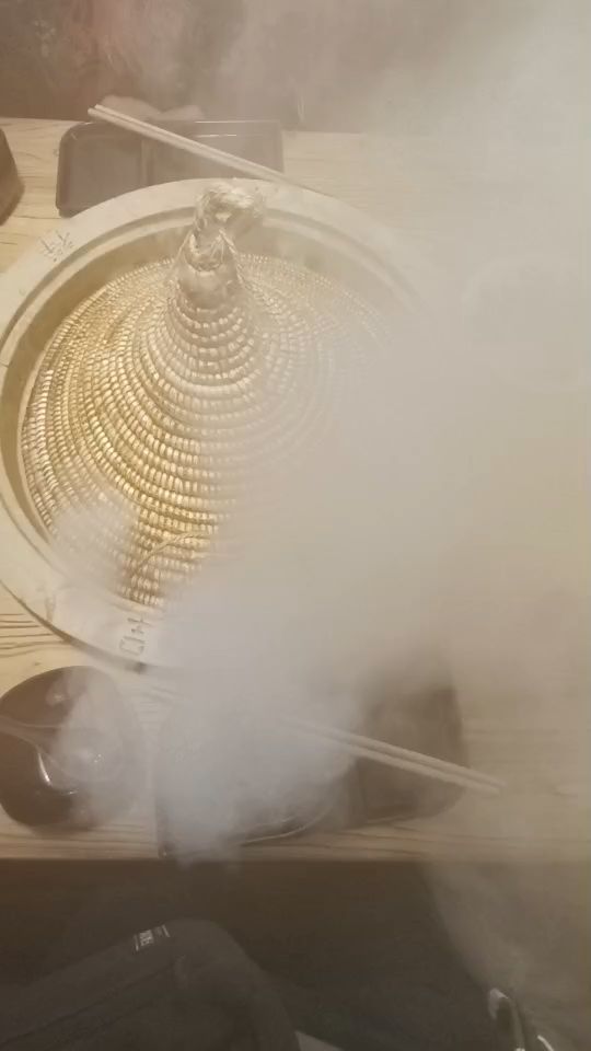 汽锅草帽鱼蒸气飘飘