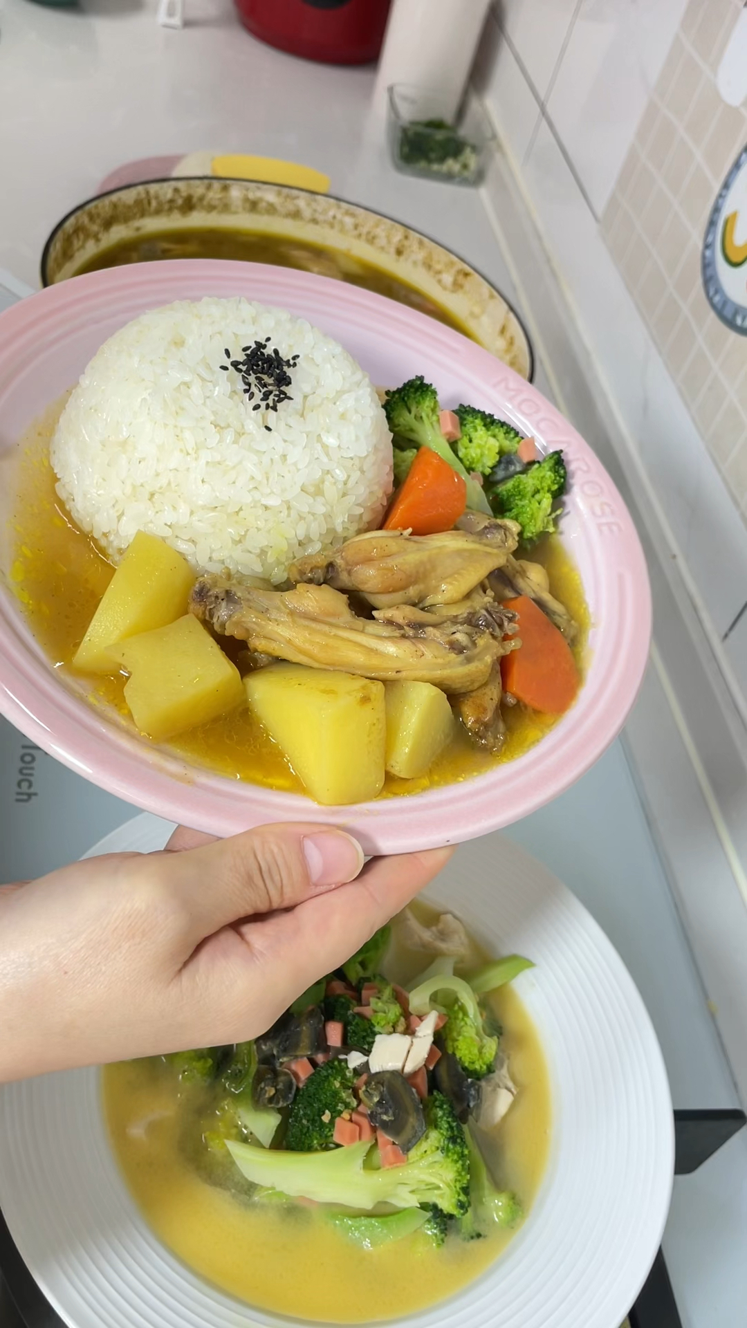 今天的晚餐咖哩鸡块,上汤西兰花