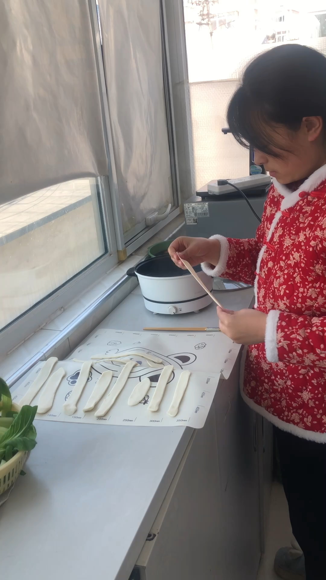 自己做番茄炒面,黏黏糊糊的裹满酱汁,真好吃。