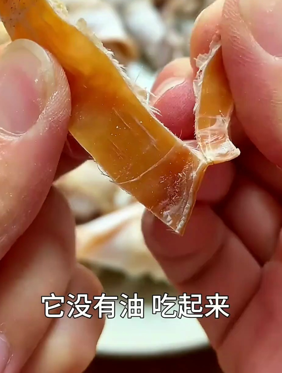 自带芥末和酱油 需要手撕的炭烤小鱿鱼 鲜美好吃 追剧下酒太OK了